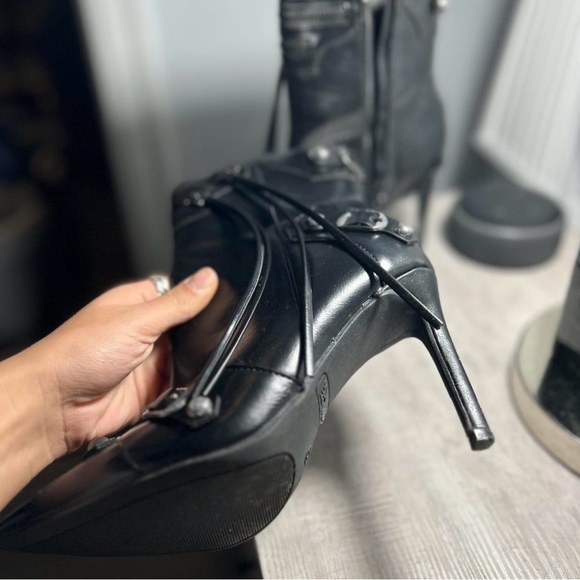Black Heel Boots - Picture 4 of 4